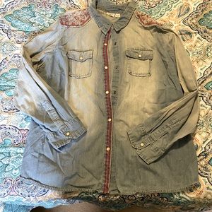 Cato Women’s 26/28 Chambray denim shirt